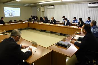 渋川市新型コロナウイルス感染症・生活経済安定対策本部会議の写真
