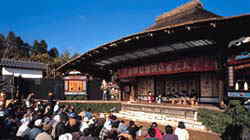 上三原田歌舞伎舞台の写真