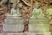 東円山の石造物の写真