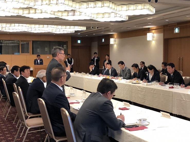 国会議員朝食会の写真