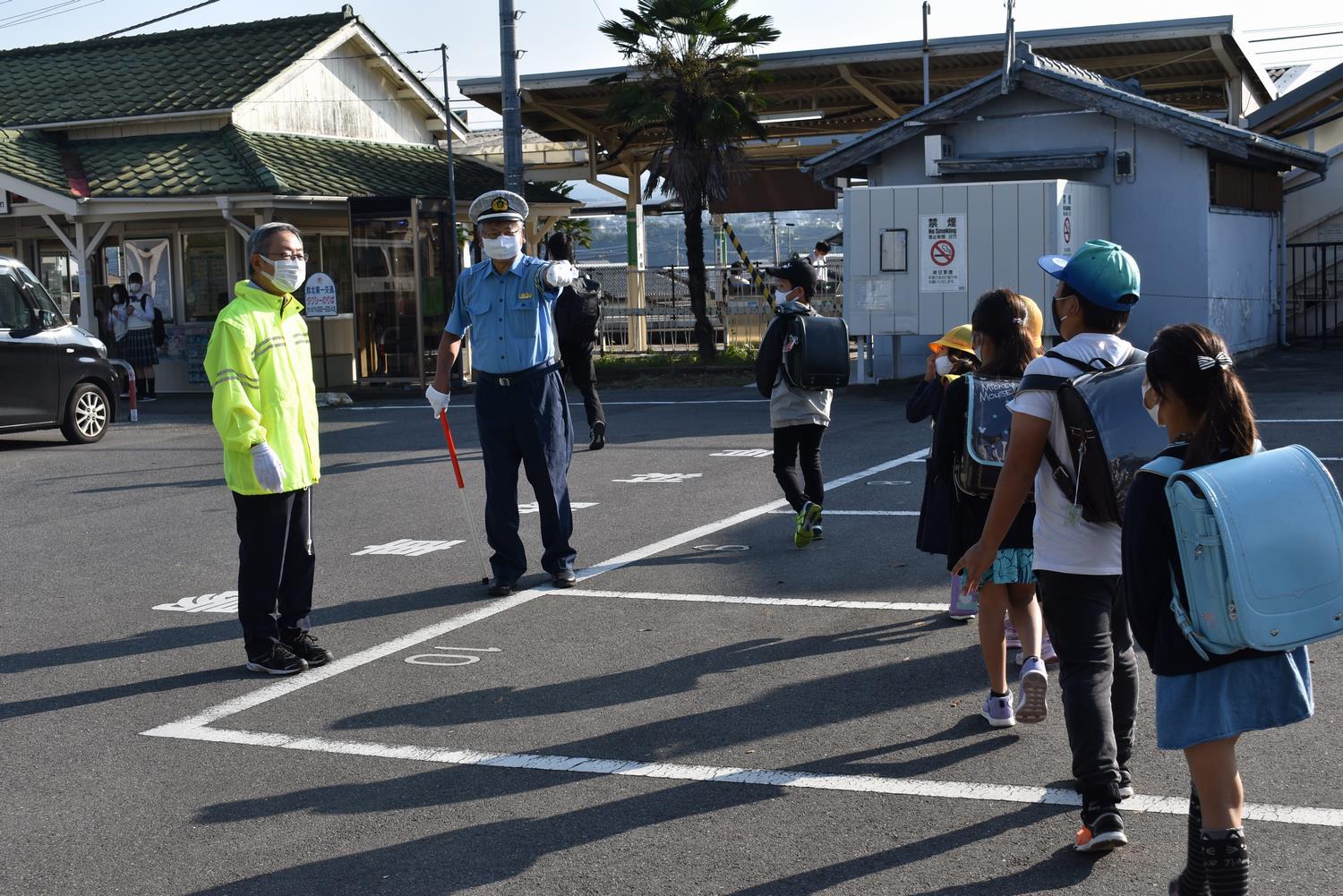 秋の全国交通安全運動車両広報の写真