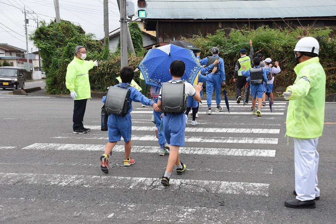 秋の全国交通安全運動車両広報の写真