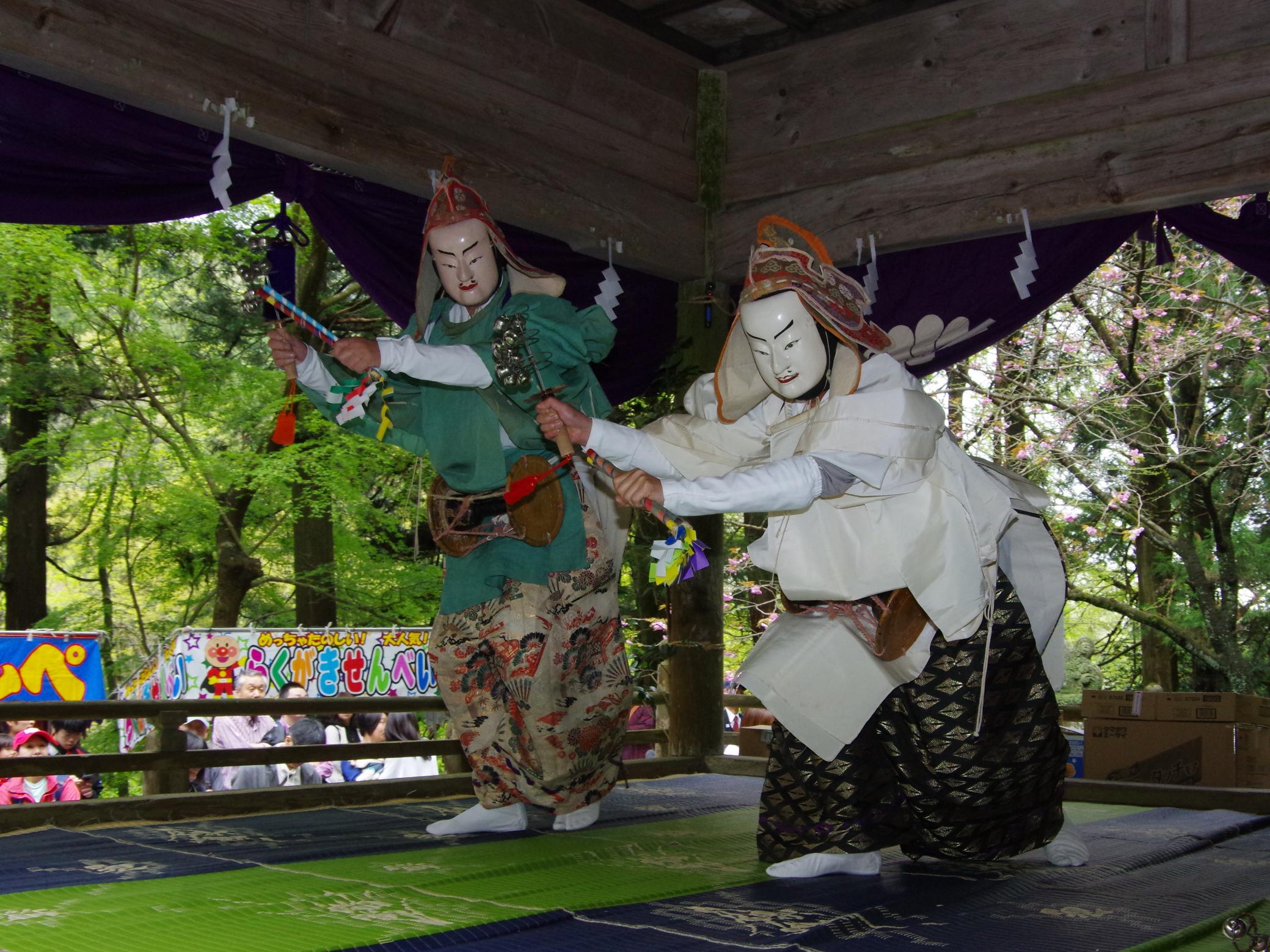 神楽囃子鳴り響く_阿部巌