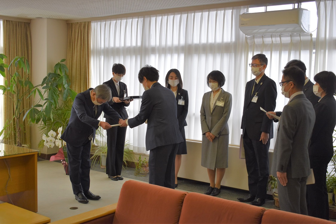 令和4年4月1日_社協からの派遣職員へ辞令交付