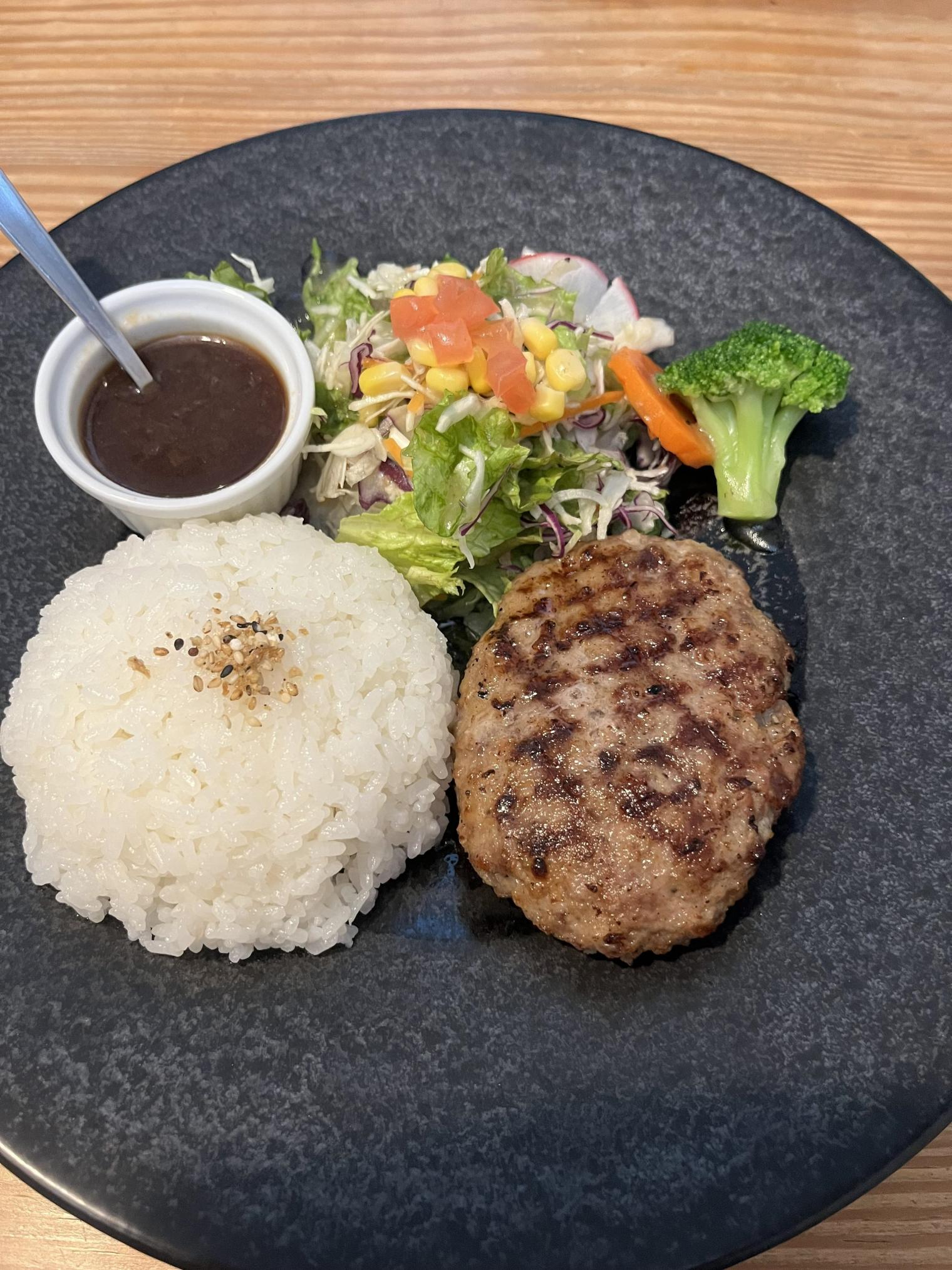 ワンプレート赤城牛ハンバーグ