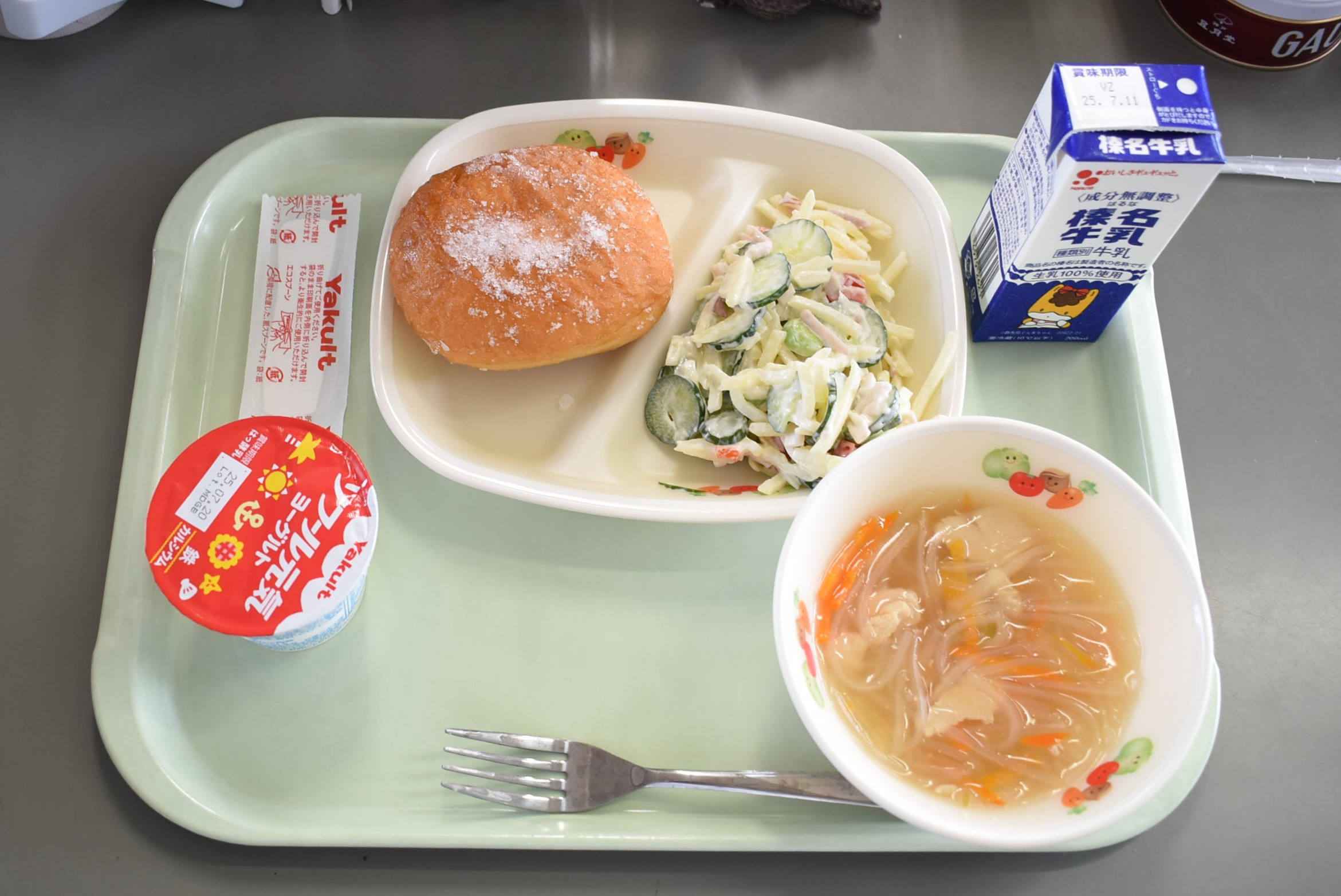 ハワイ学校給食メニュー試食（橘小学校）2