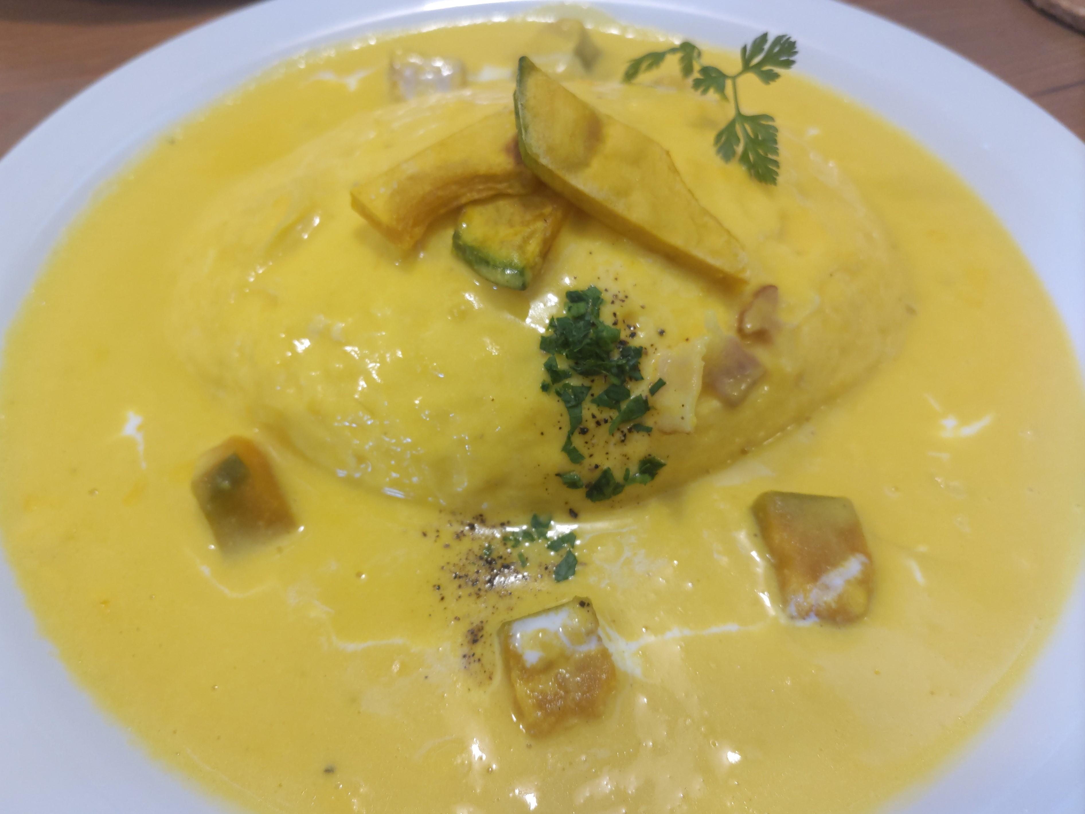カボチャのクリームソースオムライス