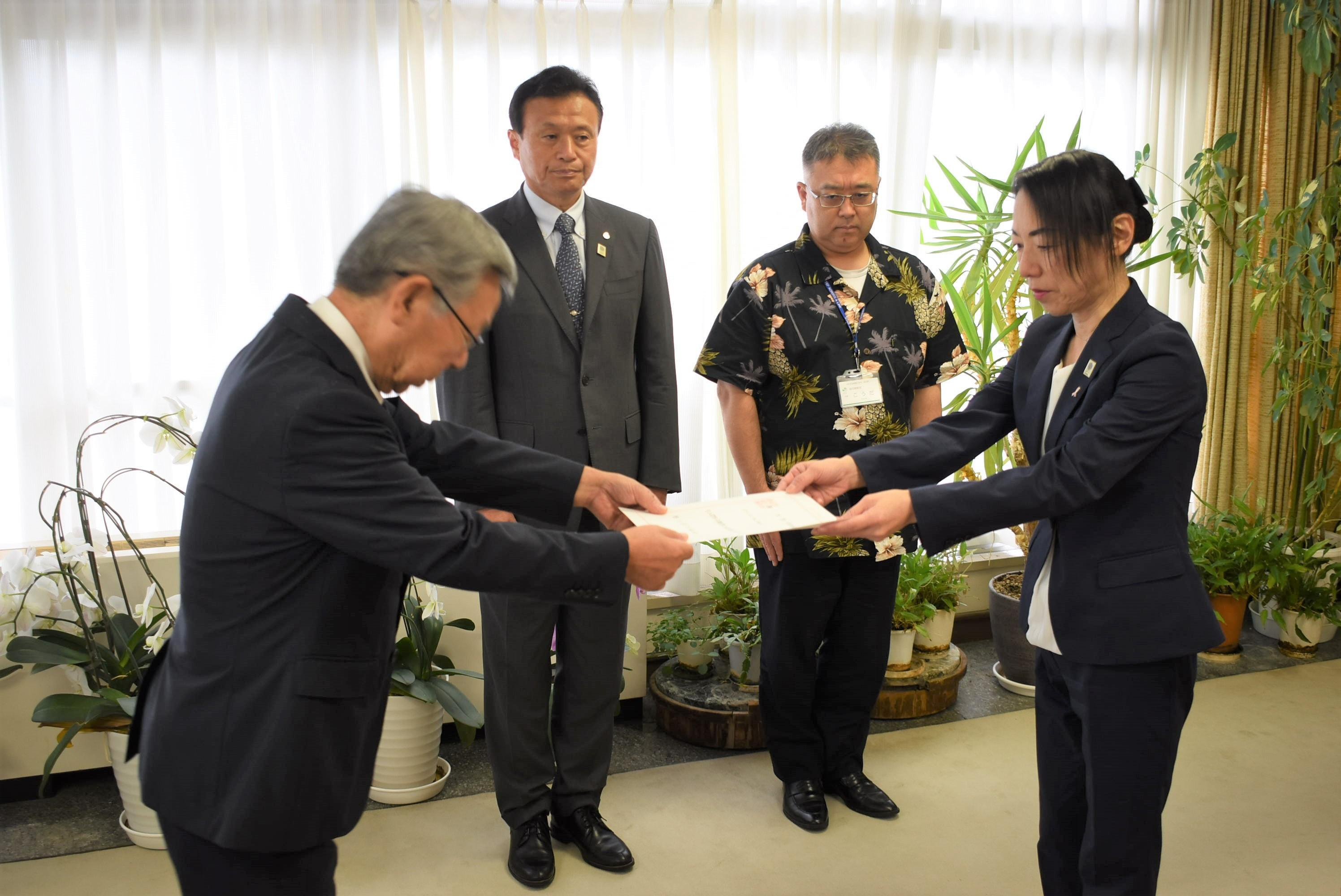 副市長退任辞令交付式