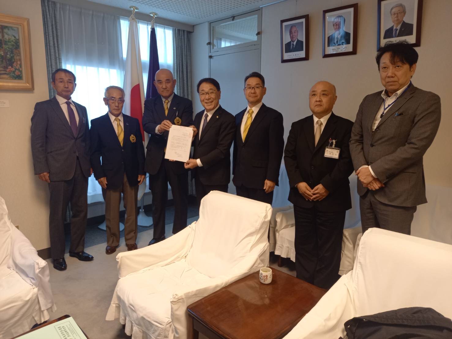 市スポーツ協会・県野球連盟渋川支部から要望書の提出 市スポーツ協会・県野球連盟渋川支部から要望書の提出