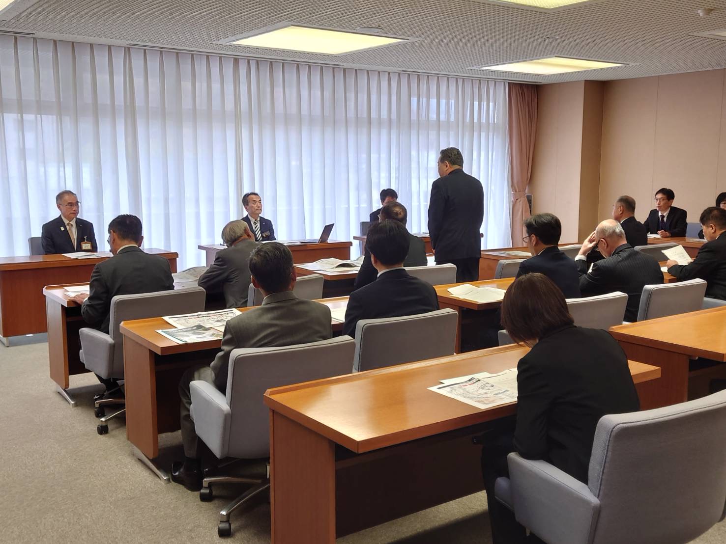 上信自動車道建設促進期成同盟会による要望活動(長野県) 上信自動車道建設促進期成同盟会による要望活動(長野県)