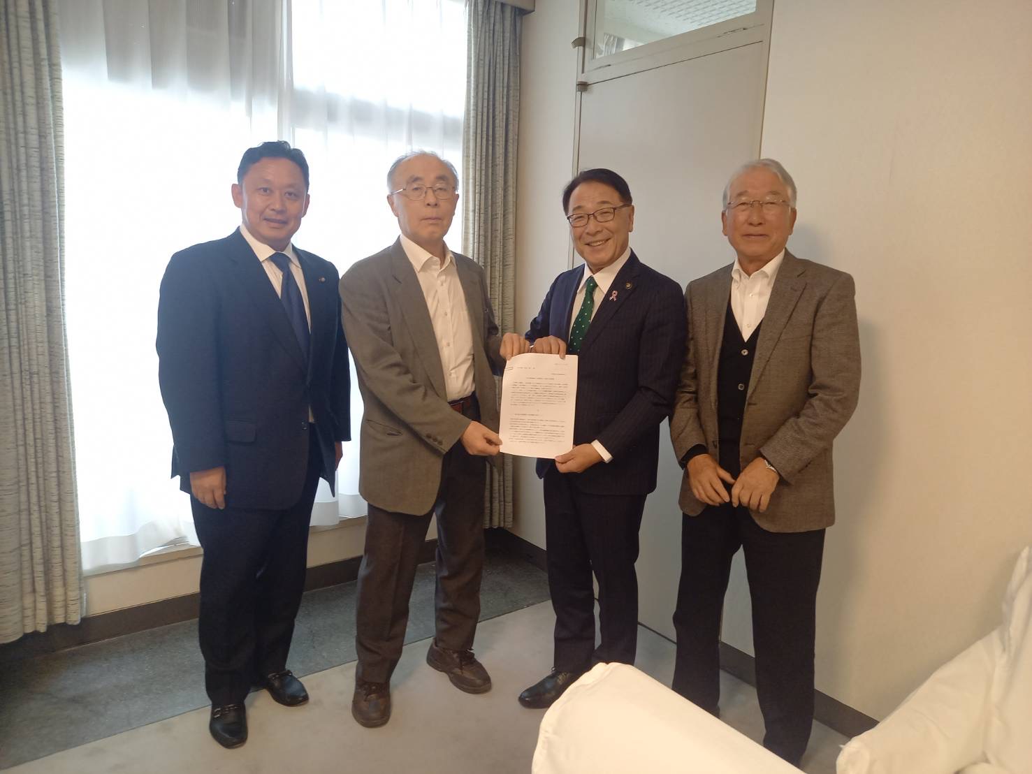 古巻公民館に関する要望書の提出 古巻公民館に関する要望書の提出