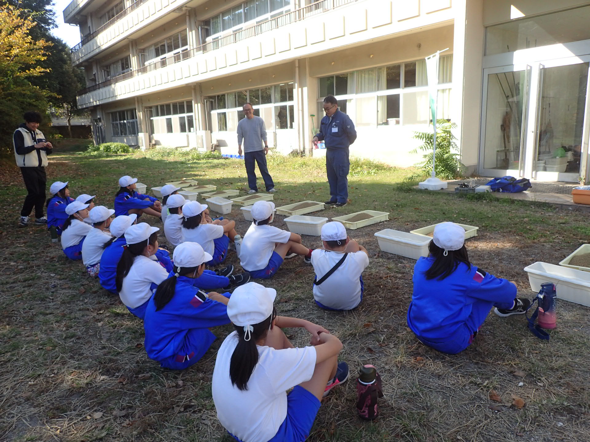 692500c4b8c8e.jpg 692500c4b8c8e.jpg