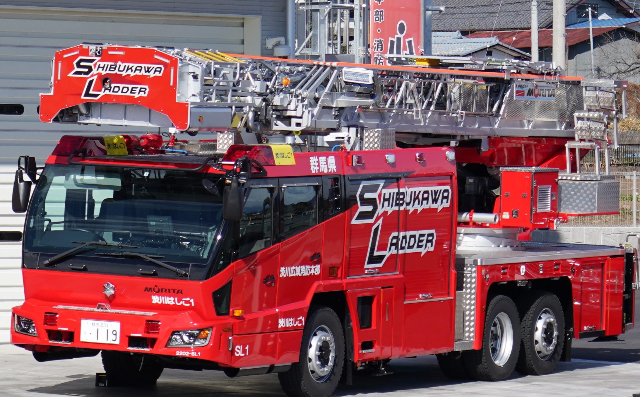 はしご車.jpg はしご車.jpg