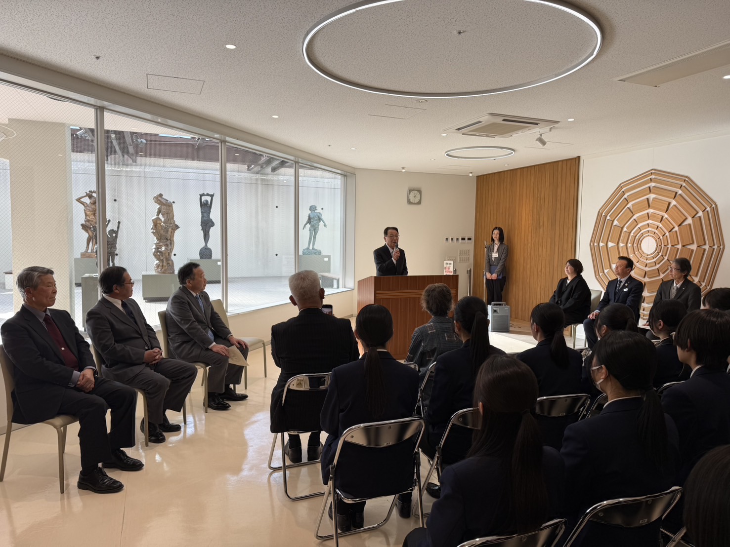 企画展「蜂巣文香展～ちいさな怪獣～」レセプション1