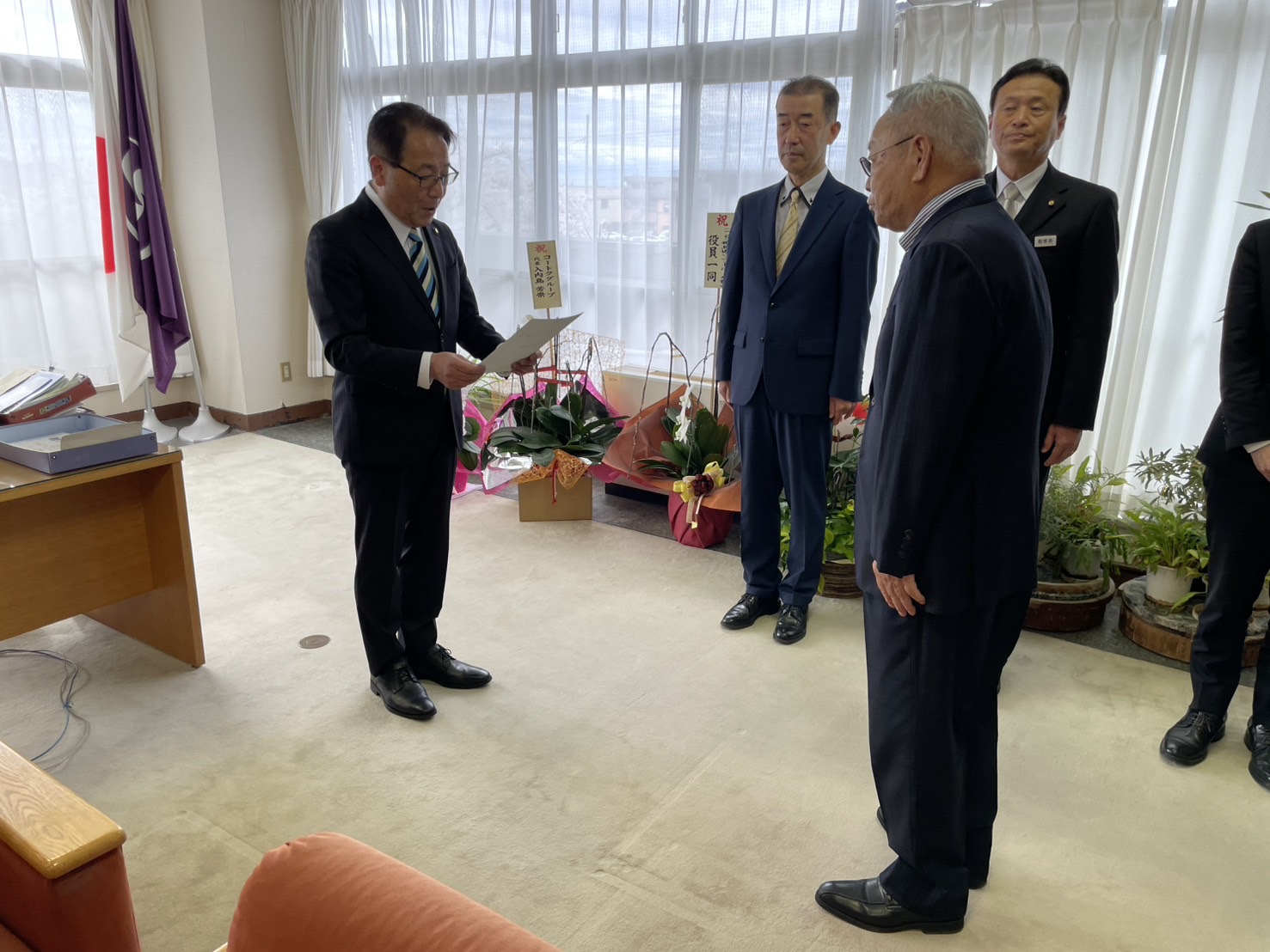 監査委員への辞令交付