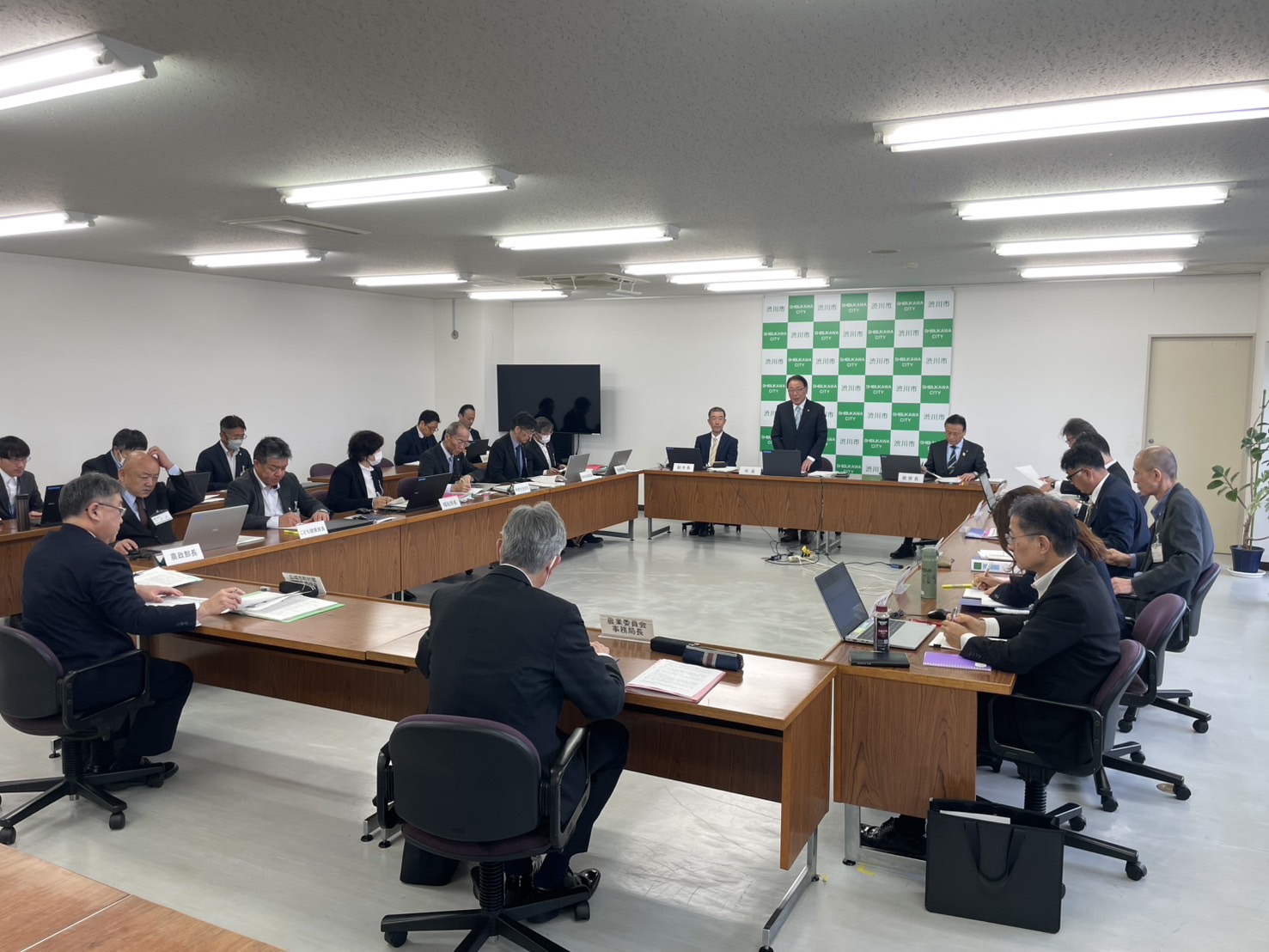 第1回懸案事項検討会議.jpeg 第1回懸案事項検討会議.jpeg