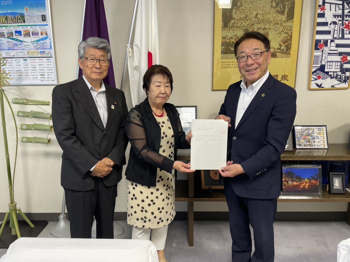 日本共産党市議団へ予算要望に係る回答書の提出.jpeg
