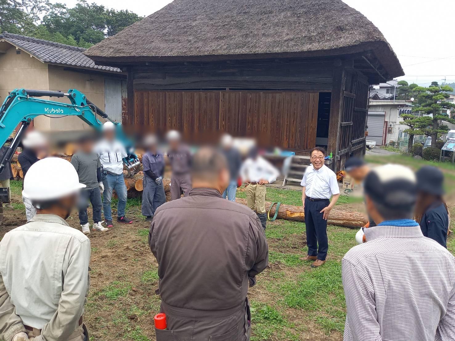 上三原田の歌舞伎舞台観客席設営見学.jpeg 上三原田の歌舞伎舞台観客席設営見学.jpeg