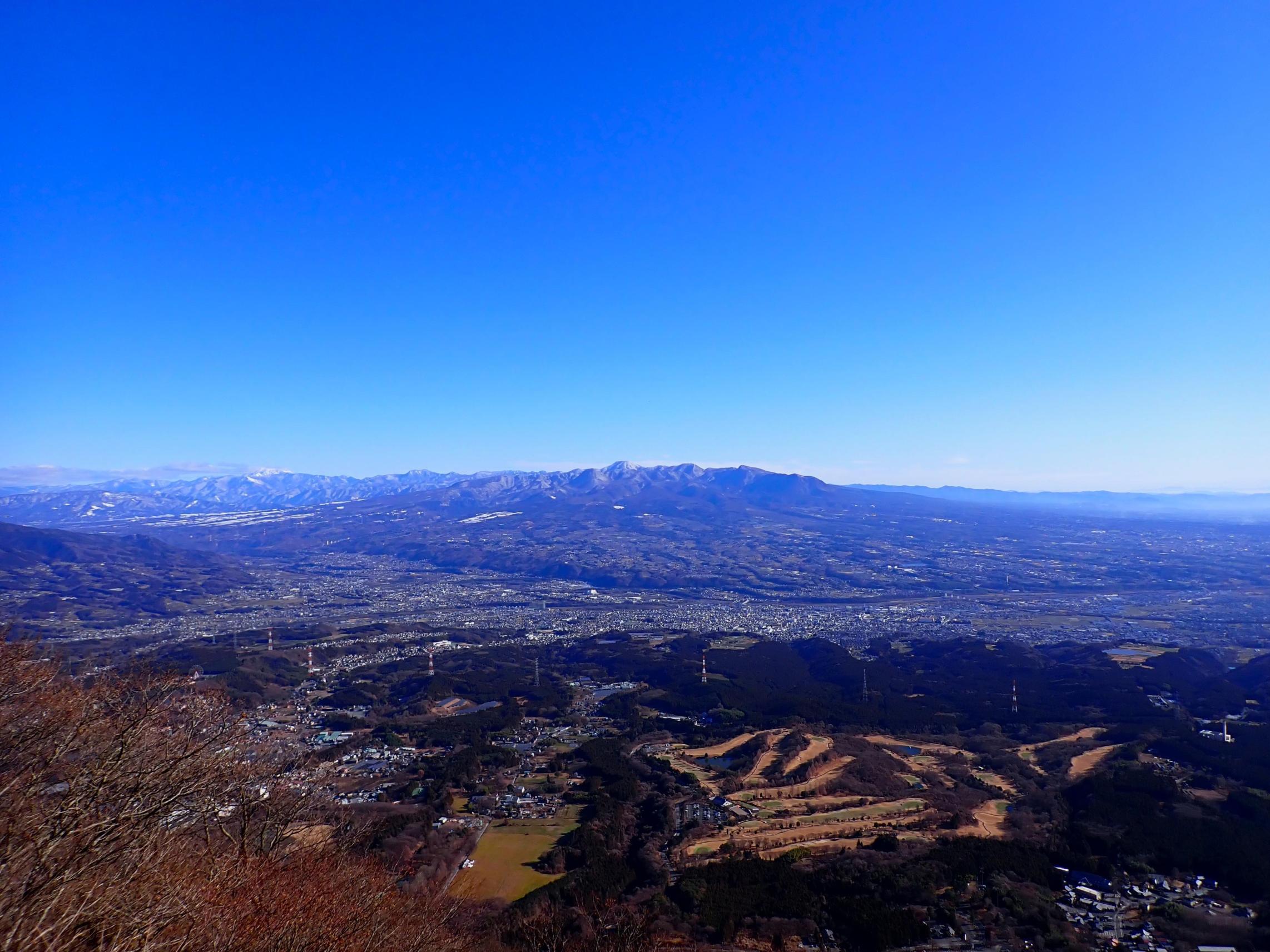 水沢山から一望する渋川市.jpg