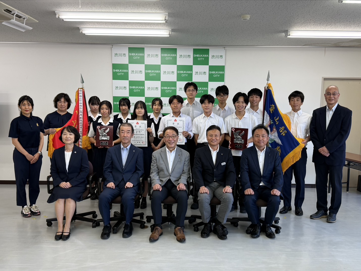 渋川高校・渋川女子高校山岳部インターハイ出場に伴う市長表敬訪問.jpeg 渋川高校・渋川女子高校山岳部インターハイ出場に伴う市長表敬訪問.jpeg