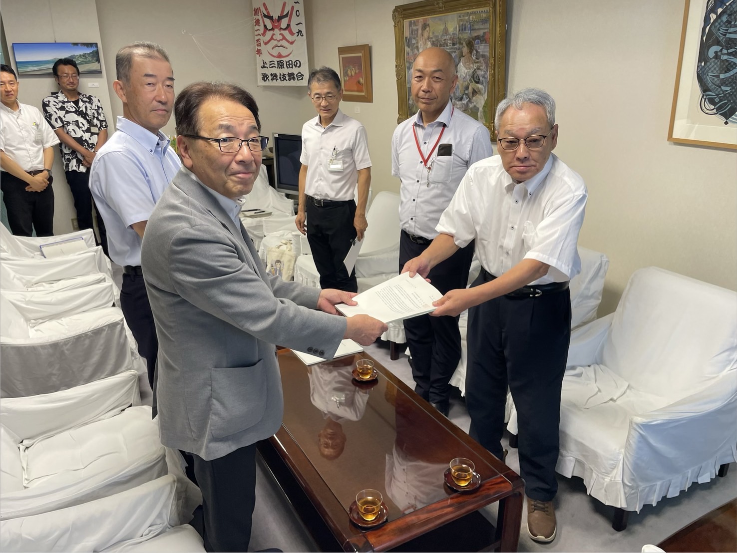 監査委員から渋川市決算審査意見書等の提出.jpeg