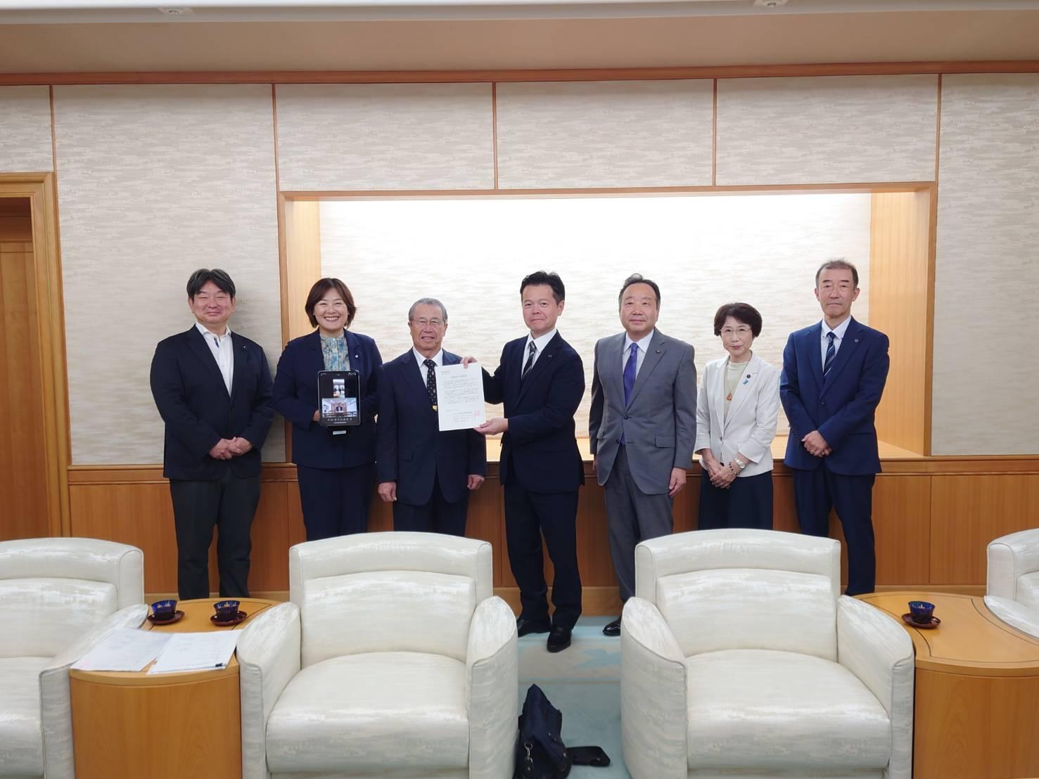 群馬県議会議長へ要望書の提出（渋川地区広域市町村圏振興整備組合）.jpg